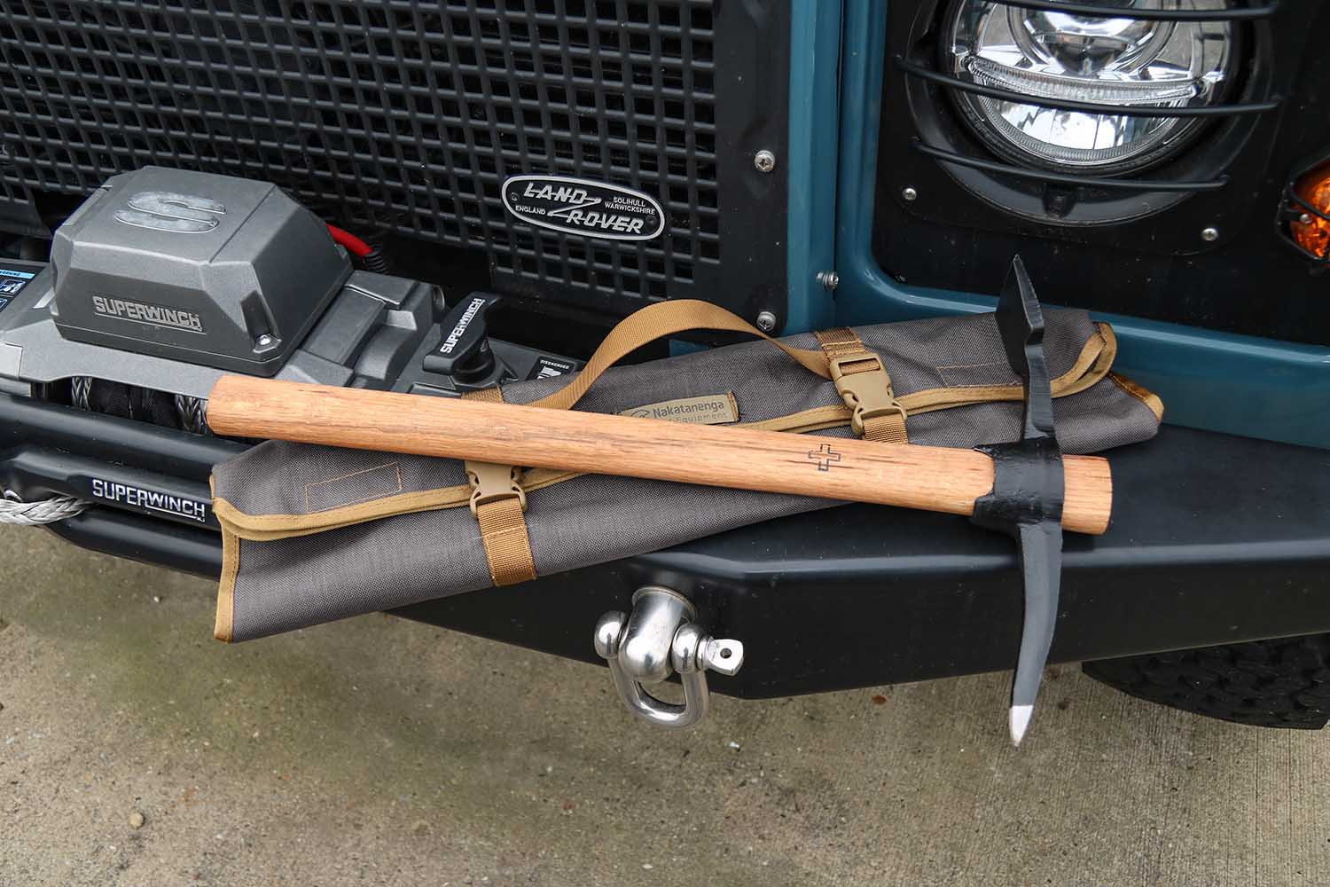 Pionierpickel mit Verwahrtasche Pionierpickel mit Verwahrtasche