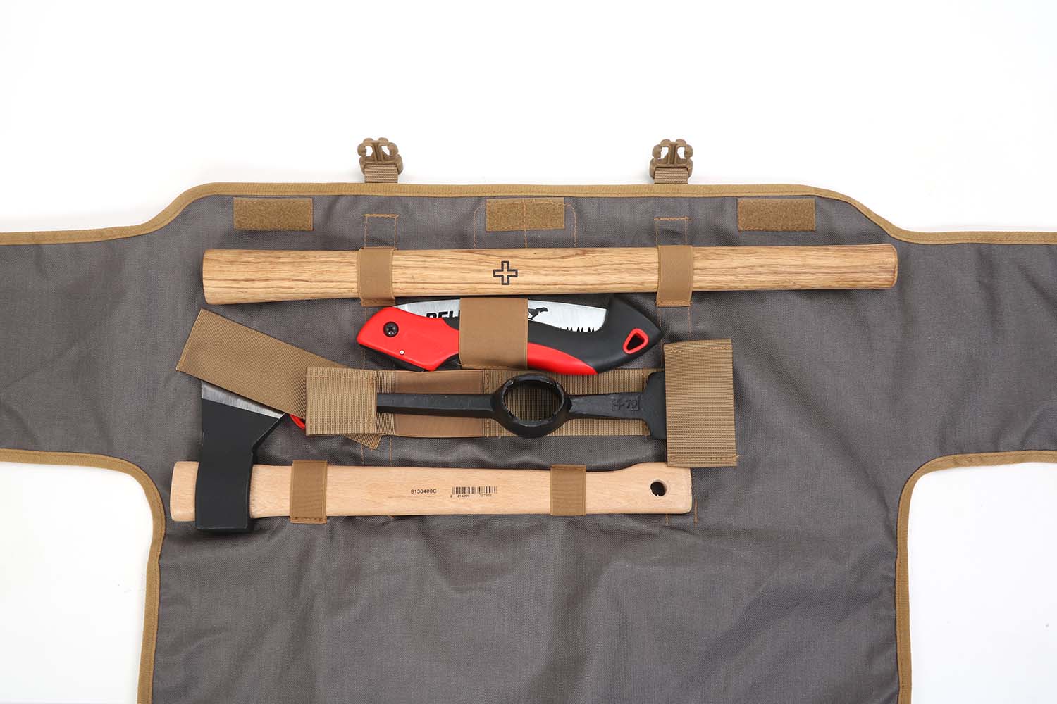 Tasche mit Pionierpickel, Faltsäge und Trekkingaxt Tasche mit Pionierpickel, Faltsäge und Trekkingaxt