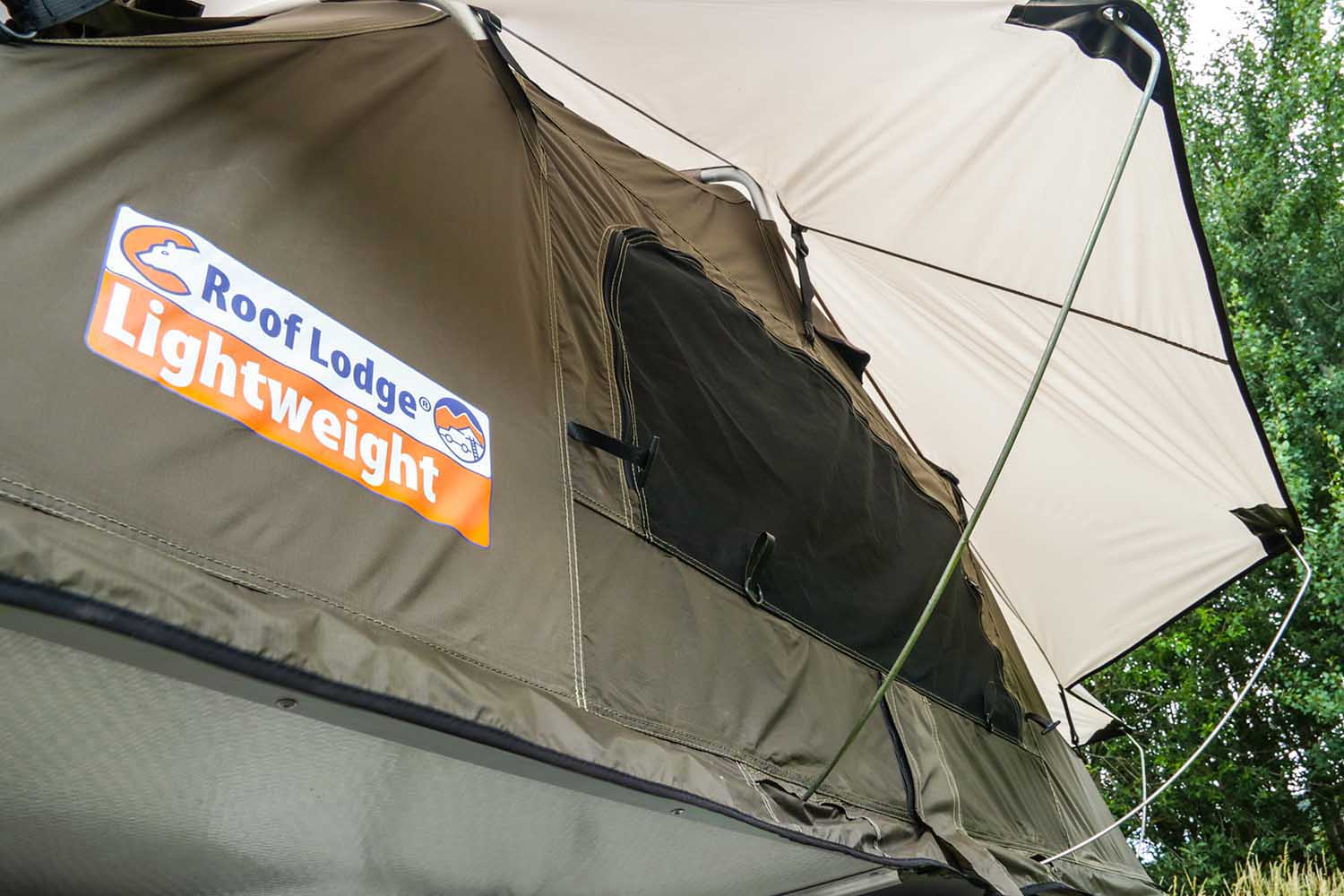 Dachzelt ultraleicht dank technischem Nylon Dachzelt ultraleicht dank technischem Nylon