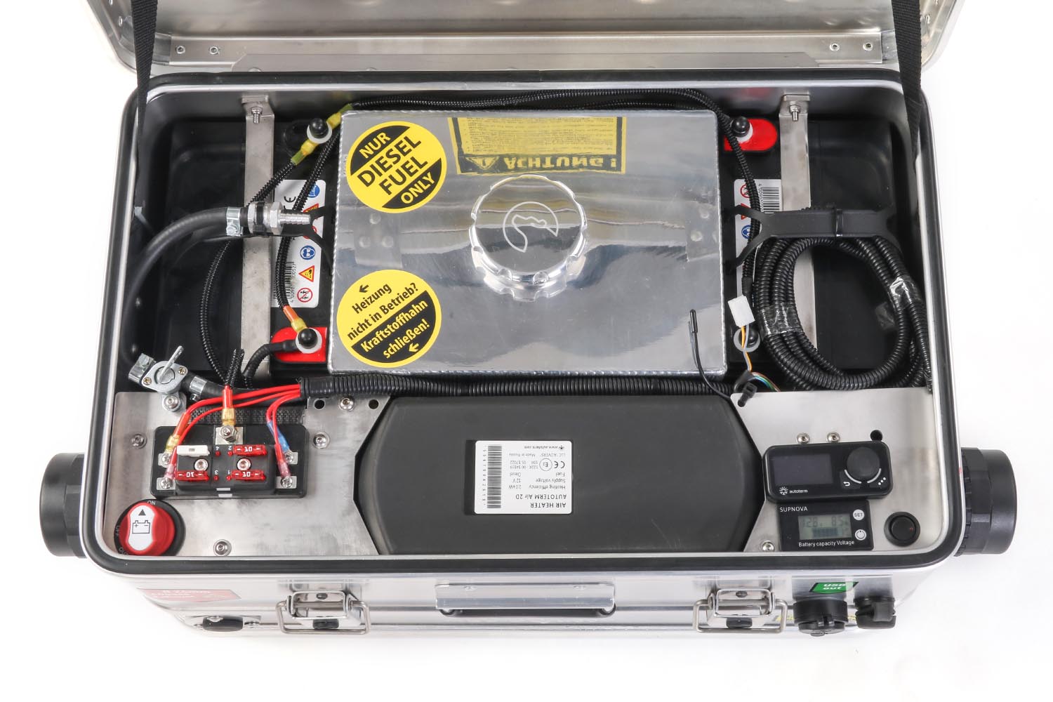 Heizbox mit 2 Batterien und einem Tank von Innen Heizbox mit 2 Batterien und einem Tank von Innen