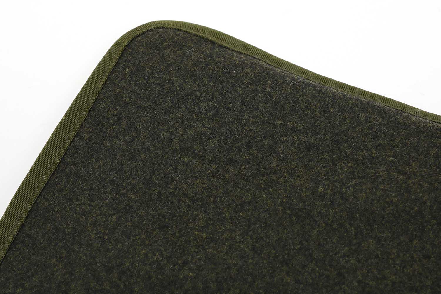 Sitzauflage, Campingstuhl, Lodenfilz und gesteppte, gewachste Baumwolle Sitzauflage, Campingstuhl, Lodenfilz und gesteppte, gewachste Baumwolle
