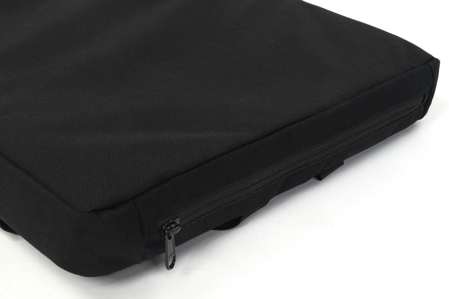 Detailaufnahme, Sitzpolster für Alubox, schwarz Detailaufnahme, Sitzpolster für Alubox, schwarz