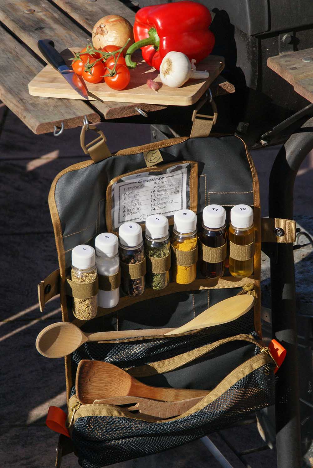 Rolltasche mit 7 Gewürzbehältern, blackout, prepper Rolltasche mit 7 Gewürzbehältern, blackout, prepper