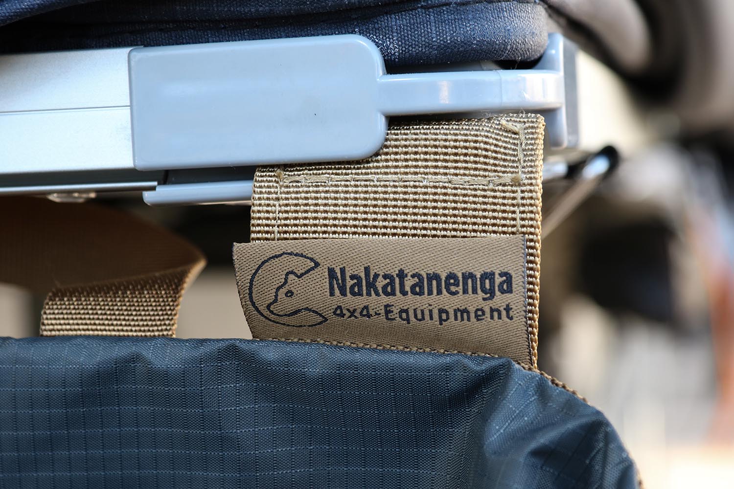 Nakatanenga Faltbarer Eimer Camping, mit Keder zur Befestigung am Dachzelt Nakatanenga Faltbarer Eimer Camping, mit Keder zur Befestigung am Dachzelt