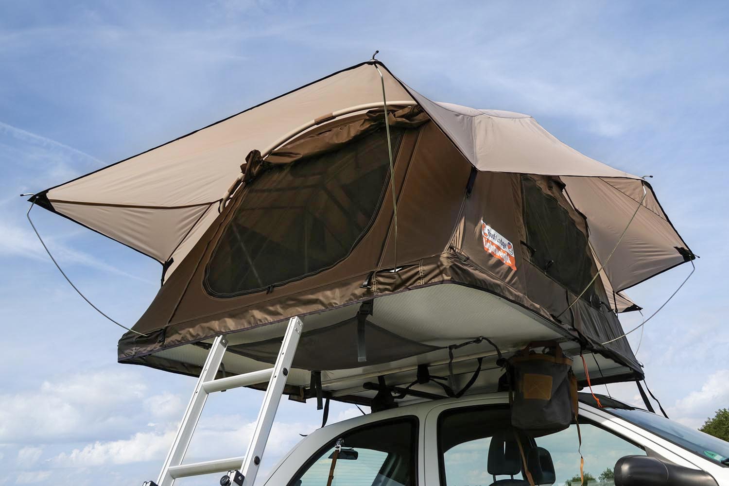Dachzelt LIGHTWEIGHT: auch für Fahrzeuge mit geringerer Dachlast geeignet Dachzelt LIGHTWEIGHT: auch für Fahrzeuge mit geringerer Dachlast geeignet