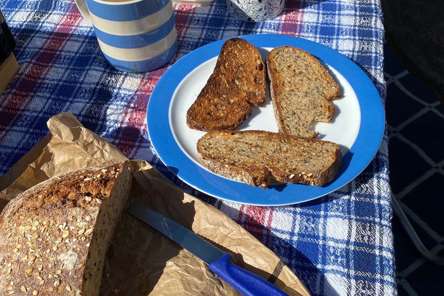 Outdoor Camping Toaster, zusammenklappbar, aus Edelstahl Outdoor Camping Toaster, zusammenklappbar, aus Edelstahl