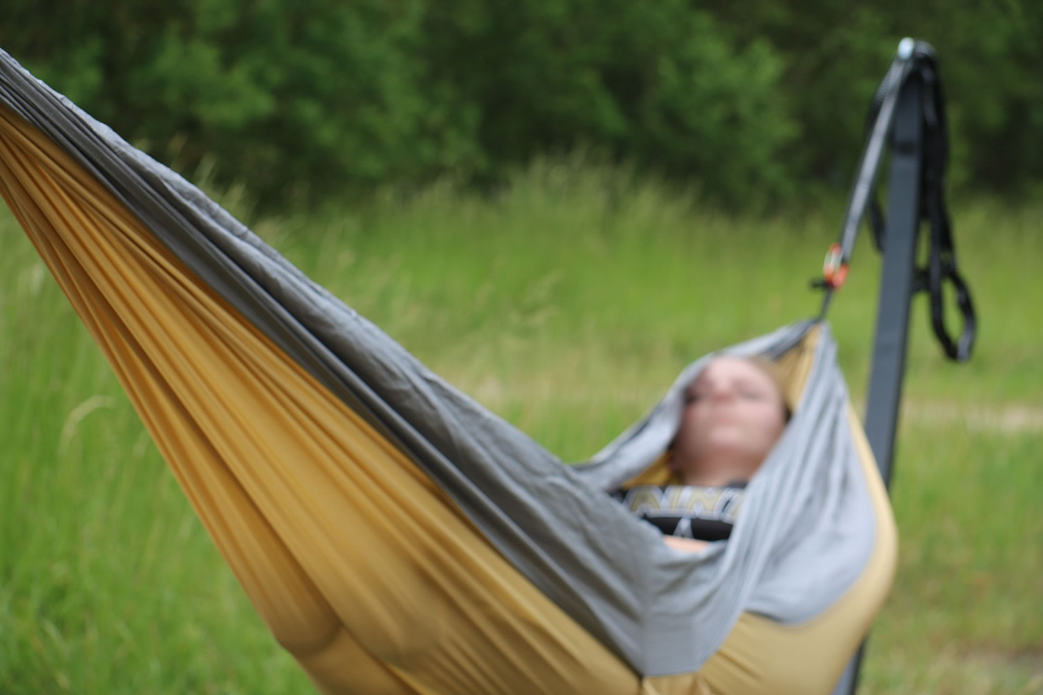 Hängematte aus Fallschirmseide Hängematte aus Fallschirmseide