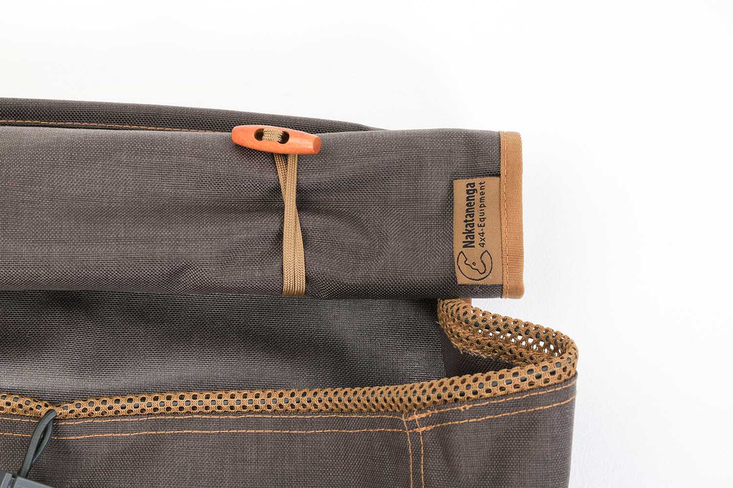 Schuhtasche für Dachzelte, mit Knebelknöpfen