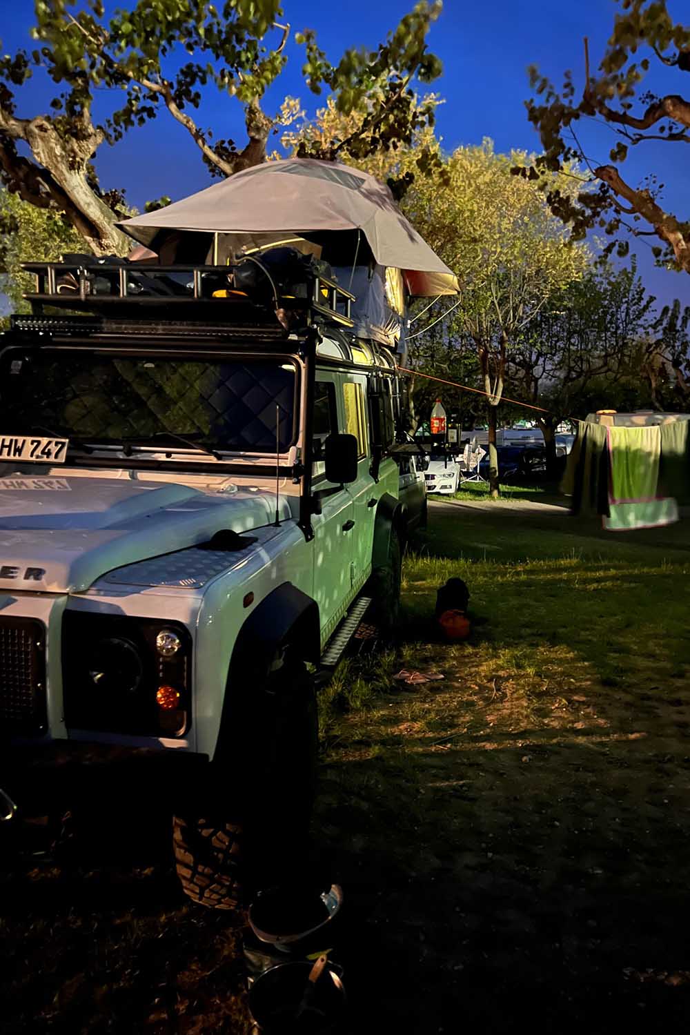 Dachzelt auf Land Rover Defender Dachzelt auf Land Rover Defender