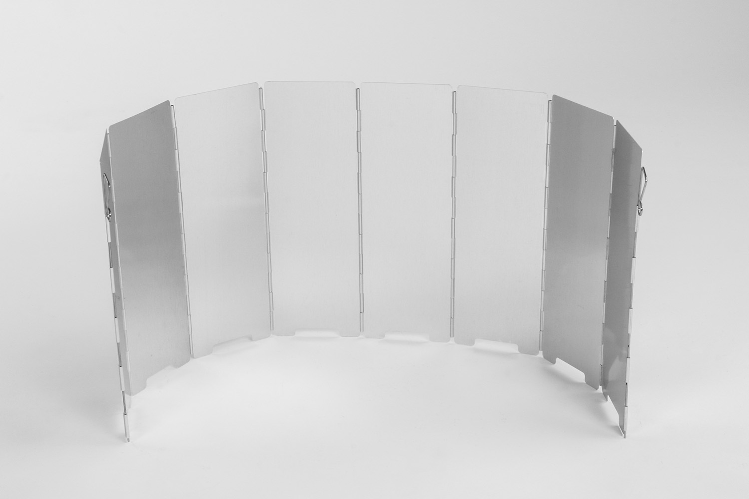 faltbarer Alu Windschutz, mit 8 Lamellen, blackout, prepper